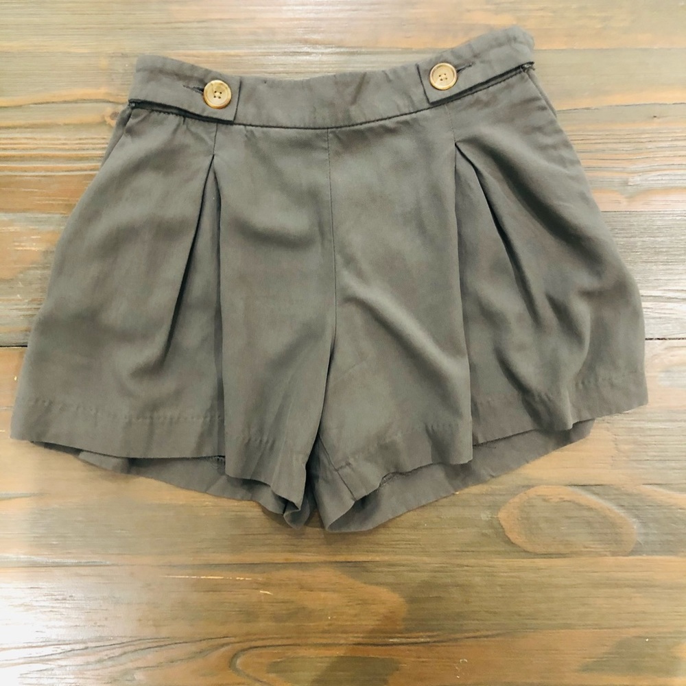 Banana Republic pleated Shorts With Pleated Front
